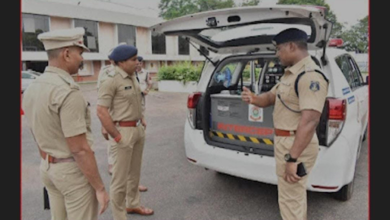 दुर्ग: पुलिस अधीक्षक दुर्ग, जितेन शुक्ल द्वारा इंटरसेपटर वाहन को हरी झंडी दिखाकर कर दिया गया रवाना....