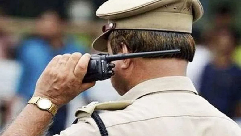 4 बदमाशों ने कॉलेज के प्रोफेसर को बीच सड़क में डंडों से पिटाई की,हालत गंभीर...