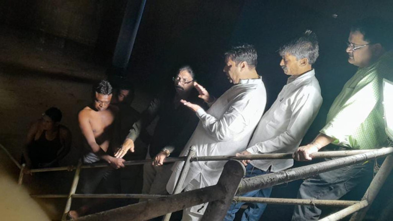 महापौर, जलकार्य प्रभारी 24 एवं 42 एमएलडी इंटेकवेल में फंसे कचरे की सफाई कार्य की निगरानी मे घंटो डटे रहे: