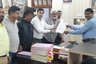 महापौर ने संभाग लोक निर्माण विभाग के ईई को पुलगाँव नाला पुलिया के तत्काल मरम्मत करने सौपा ज्ञापन: