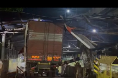 भिलाई में बेकाबू ट्रक ने मचाया कहर: आधी रात नेहरू नगर अंडर ब्रिज की संरचना पर भारी नुकसान..…