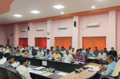 किसानों की  आर्थिक स्थिति और बेहतर बनाने के लिए धान के साथ-साथ अन्य व्यवसायिक फसलों की खेती को बढ़ावा दिया जाए...