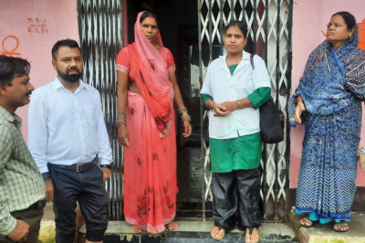 कलेक्टर के निर्देश पर स्वास्थ्य जांच एवं उपचार के लिए स्वास्थ्य विभाग की टीम पहुंची ग्राम खपरीखुर्द...
