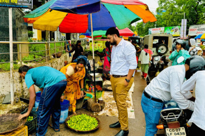 समझाइस के बाद भी नही समझ रहें व्यापारी,अधिकारी बोले: सड़क किनारे कब्जा हुई तो,अब समझाइस नही सीधे कार्रवाही...