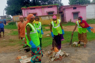 स्वच्छ भारत मिशन (ग्रामीण) नई दिल्ली की टीम ने किया ग्रामों में संचालित एवं क्रियान्वित कार्यों का निरीक्षण...