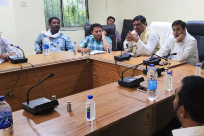 शहर में कहीं भी न हो पेयजल एवं सीवर की समस्या पेयजल एवं सीवर समस्या को लेकर विधायक एवं महापौर ने की समीक्षा: