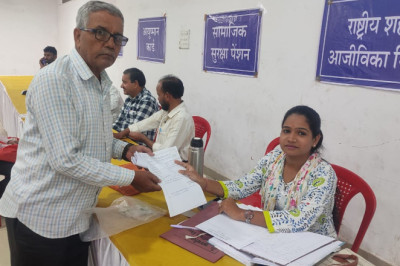 आज प्राप्त आवेदनों में गांधी सभागृृह के शिविर में ही 23 का निराकरण