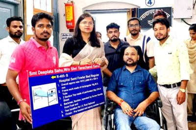 कलेक्टर ने प्रदान किया आवेदक को इलेक्ट्रिक व्हील चेयर और मेडिकल बेड...