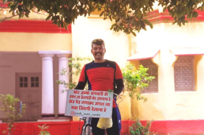 नम हुई आंखें 3 महीने में साइकिल से 10 जिला घूमकर यश सोनी ने लगाए 10000 से ज्यादा वृक्ष...