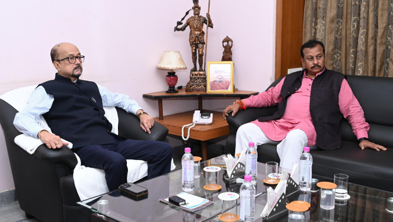 भिलाई निवास में वरिष्ठ अधिकारियों ने की राज्यपाल से मुलाकात