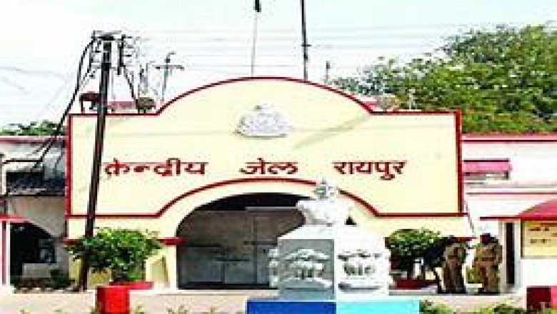 रायपुर के जेल में देवेंद्र यादव से मिलने पहुंचे सचिन पायलट...