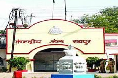 रायपुर के जेल में देवेंद्र यादव से मिलने पहुंचे सचिन पायलट...