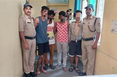 5 आरोपी गिरफ्तार,युवक के प्राइवेट पार्ट में मिर्च डालने का मामला...