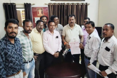 सांसद से की मुलाकात रोजगार सहायक संघ ने...