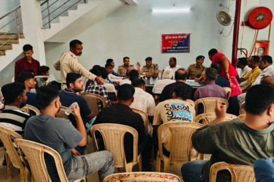 गणेश उत्सव, विश्वकर्मा पुजा एवं इद ए मिलाद त्यौहार को लेकर डोंगरगढ़ थाना में ली गई शांति समीति का बैठक*