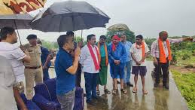 कबीरधाम  : छत्तीसगढ़ डीप्टि सीएम  विजय शर्मा ने कबीरधाम जिले में बाढ़ प्रभावित इलाकों का लिया जायजा, कई परिवारों से की मुलाकात