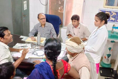 विभिन्न स्वास्थ्य केंद्रों का डी एच ओ डॉक्टर बसोड़ ने किया औचक निरीक्षण