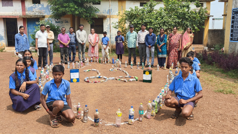 मिडिल स्कूल बघेरा में बॉटल ब्रिक्स बनाकर मनाया गया स्वच्छता त्यौहार...