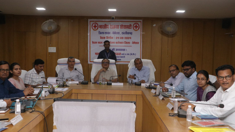 कलेक्टर को जनदर्शन में नागरिकों ने बताई अपनी समस्याएं