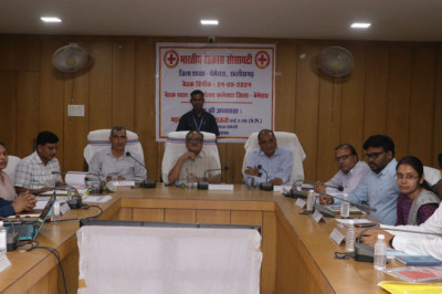कलेक्टर को जनदर्शन में नागरिकों ने बताई अपनी समस्याएं