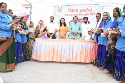 अहेरी जनसमस्या निवारण शिविर में 134 आवेदनों का निराकरण अधिकारियों द्वारा ग्रामीण जनों को विभागीय योजनाओं की दी गई जानकारियां
