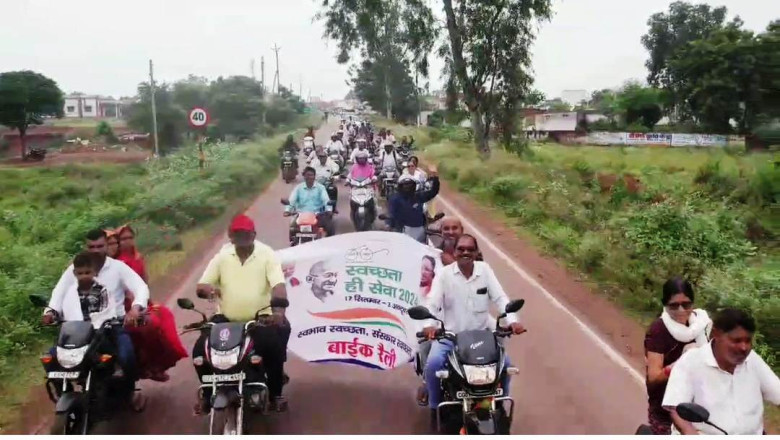 धमधा मे निकाली गई स्वच्छता बाईक रैली