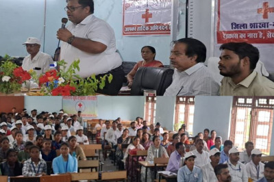 कलेक्टर अग्रवाल यूथ रेडक्रास सोसायटी के कार्यशाला में हुए शामिल