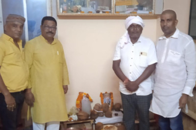 लक्ष्मीनाथ सोनी के परिजनों से मिले खुज्जी विधायक भोलाराम साहू,जताया शोक