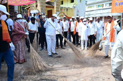 स्वच्छता के प्रति स्वयं को जागरूक होने की जरूरत : खाद्य मंत्री दयाल दास बघेल ने