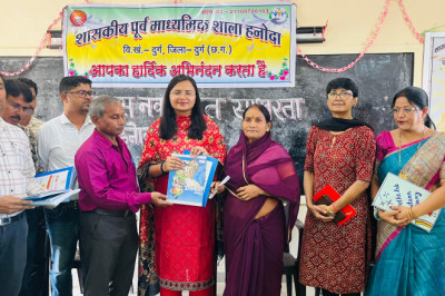 कलेक्टर  चौधरी ने शासकीय पूर्व माध्यमिक शाला हनोदा में स्थापित जिला स्तरीय मॉडल उल्लास साक्षरता केन्द्र का किया अवलोकन