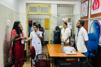 कलेक्टर ने जिला अस्पताल का किया औचक निरीक्षण, मरीजों की सुविधाओं पर दिया जोर