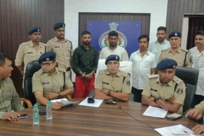 नशे के अवैध कारोबार का भंडाफोड़ दुर्ग क्राइम ब्रांच ने ग्राहक बनकर की डील फिर मास्टरमाइंड को पंजाब से दबोचा दुर्ग राजनांदगांव रायपुर तक करता था सप्लाई…..