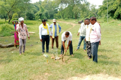 ग्राम पंचायत गर्रापार में गली कांक्रीटीकरण निर्माण कार्य का हुआ भूमि-पूजन...