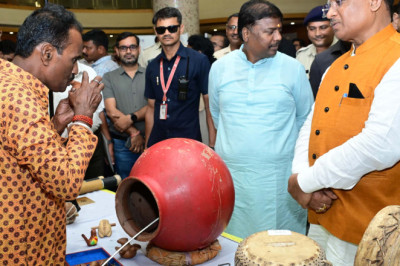 रिखी ने 108 लोक वाद्यों के साथ दी सामूहिक प्रस्तुति, मुख्यमंत्री साय ने सराहा...