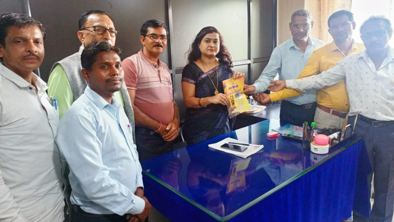 साकेत का प्रतिनिधि मंडल राजभाषा आयोग के सचिव और संस्कृति विभाग के संचालक से मिले...