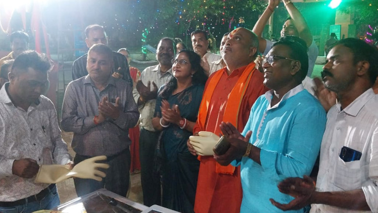 हाई मास्क लाइट से जगमगाया दुर्गा पंडाल विधायक पहुंचे इंटरनेशनल काॅलोनी