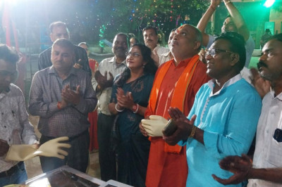 हाई मास्क लाइट से जगमगाया दुर्गा पंडाल विधायक पहुंचे इंटरनेशनल काॅलोनी