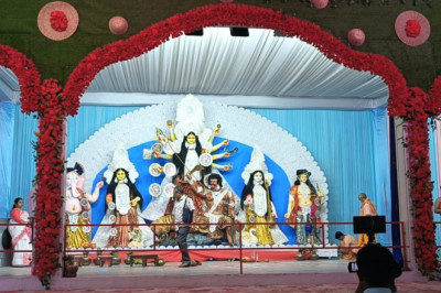 राजधानी के कालीबाड़ी में भव्य आरती के साथ हुई मां दुर्गा की पूजा, बंगाली परंपराओं की दिखी झलक...