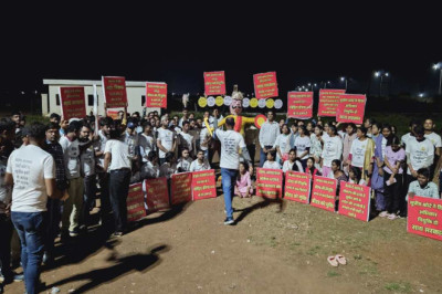 घर-परिवार से दूर तूता धरना स्थल पर डीएड अभ्यर्थियों ने किया रावण दहन, नियुक्ति की उठाई मांग