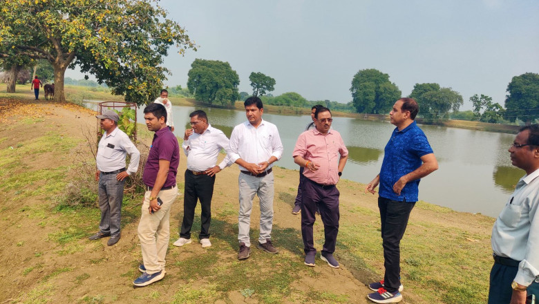 केंद्रीय नोडल अधिकारी पंकज ने बेमेतरा में जल संरक्षण कार्यों का किया निरीक्षण...