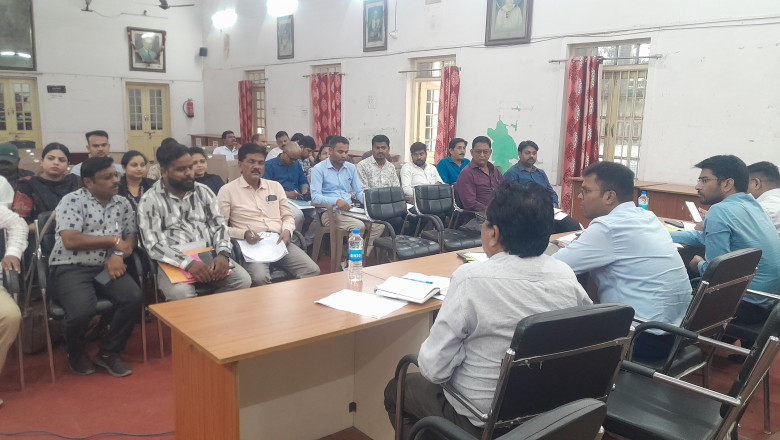 आयुक्त ने ली निगम टी.एल. की बैठक,  कार्यो की किये समीक्षा