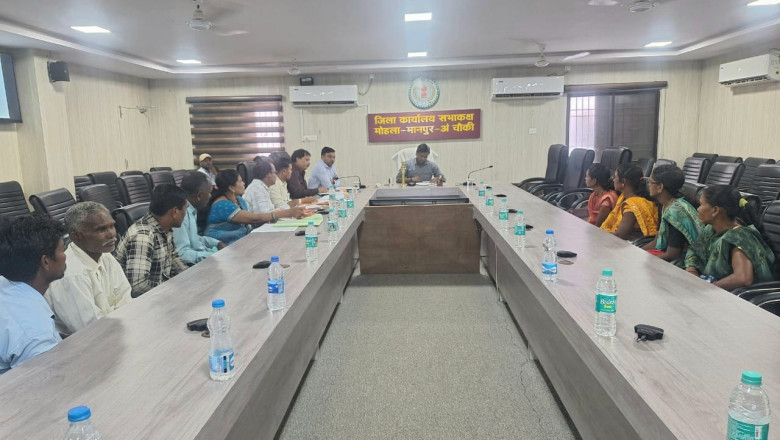 कस्तूरबा गांधी बालिका आवासीय विद्यालय पेन्दाकोड़ो की समीक्षा बैठक...