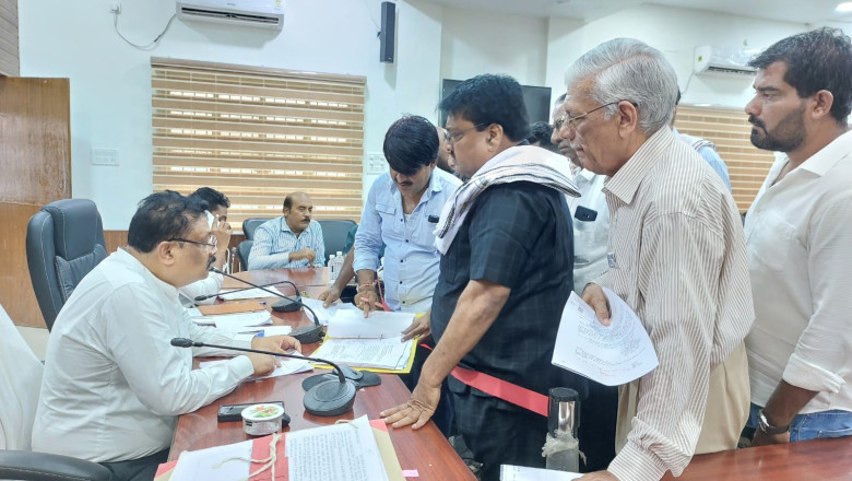अपर कलेक्टर ने जनदर्शन में सुनी जनसामान्य की समस्याएं एवं शिकायतें