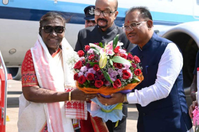 राष्ट्रपति  द्रौपदी मुर्मु दो दिवसीय प्रवास पर आज छत्तीसगढ़ की राजधानी रायपुर पहुंची...