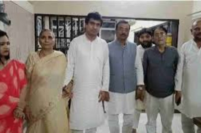 युकां के राष्ट्रीय अध्यक्ष उदय भानु जेल में बंद विधायक देवेंद्र यादव के परिवार से मिले, कहा – द्वेषपूर्ण कार्रवाई कर रही भाजपा सरकार...