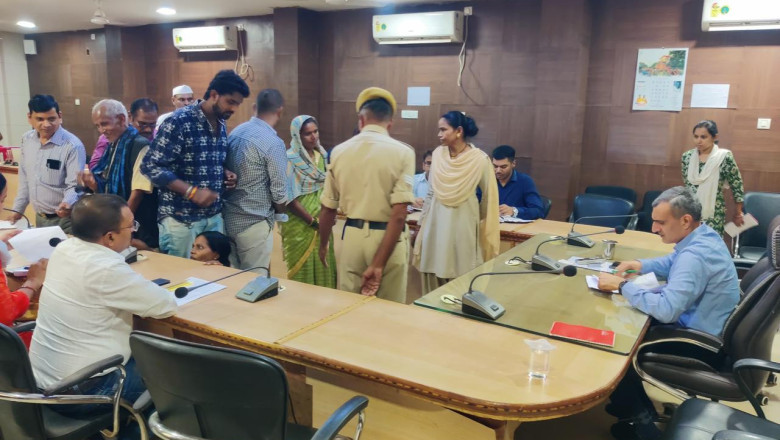 कलेक्टर ने सुनी जनदर्शन में लोगों की समस्याएं’...