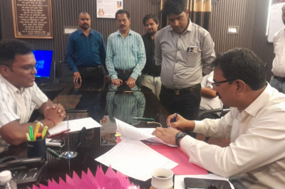 आयुक्त विश्वकर्मा ने छठ पर्व के पूर्व शहर में तथा तालाबों के आस पास  साफ सफाई व्यवस्था दुरूस्त करने के दिये निर्देश...
