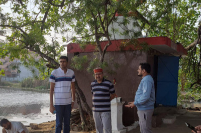 कार्यभार संभालते ही आयुक्त सुमित अग्रवाल ने विभिन्न छठ घाटो में चल रहे विशेष सफ़ाई अभियान का किया निरीक्षण: