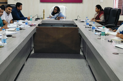 कलेक्टर ने ली धान खरीदी से संबंधित अधिकारियों की बैठक
