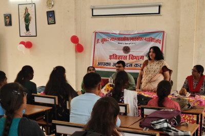 छत्तीसगढ़ पीएससी एवं व्यापम परीक्षाओं का नि:शुल्क प्रशिक्षण मिलेगा प्रतियोगी परीक्षा के पूर्व डॉ खूबचंद बघेल शासकीय महाविद्यालय भिलाई-3 के विद्यार्थियों को...